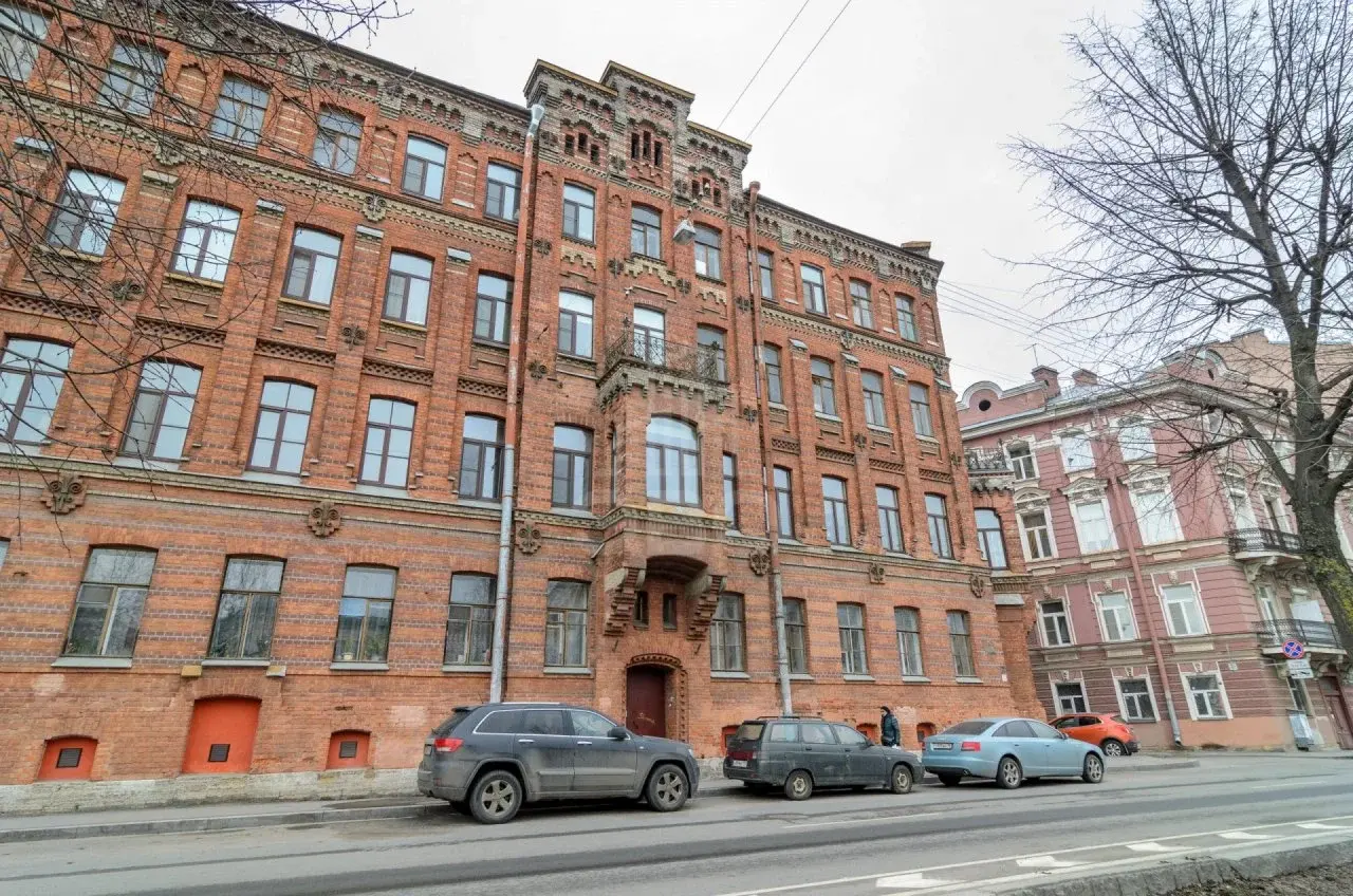трехкомнатная квартира в Санкт-Петербурге по адресу: Реки Фонтанки наб., 183