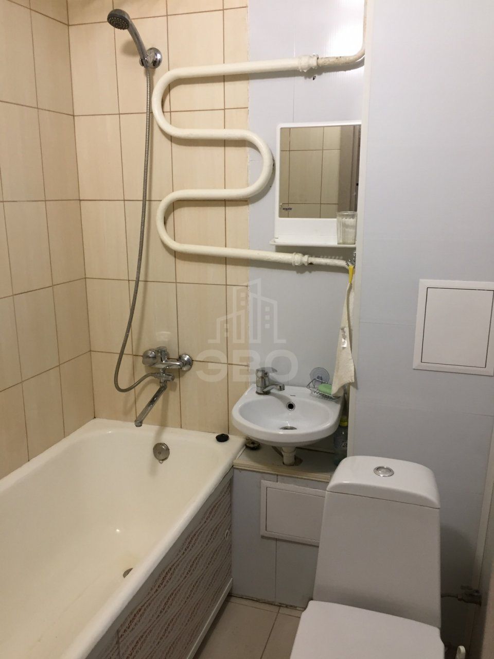 трехкомнатная квартира в Санкт-Петербурге по адресу: Народного Ополчения проспект, 63