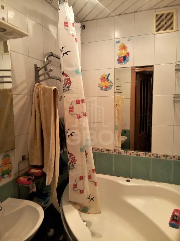 трехкомнатная квартира в Санкт-Петербурге по адресу: Подвойского ул., 50, к 3