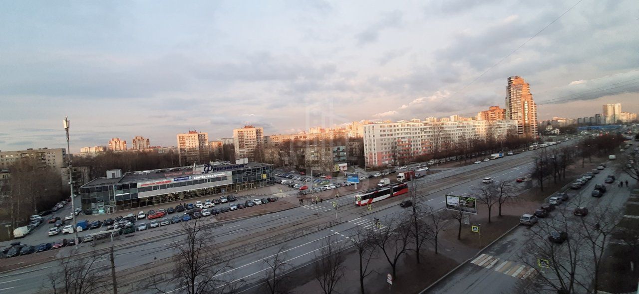 однокомнатная квартира в Санкт-Петербурге по адресу: Бухарестская ул., 39, к 1