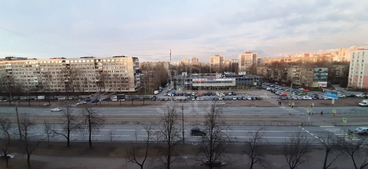 однокомнатная квартира в Санкт-Петербурге по адресу: Бухарестская ул., 39, к 1