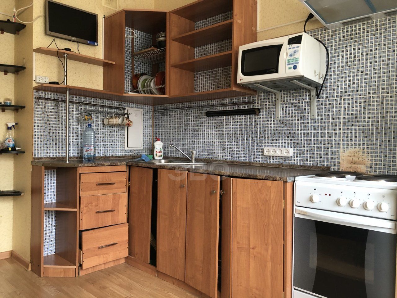 двухкомнатная квартира в Санкт-Петербурге по адресу: Изборская  ул., 1, к 1