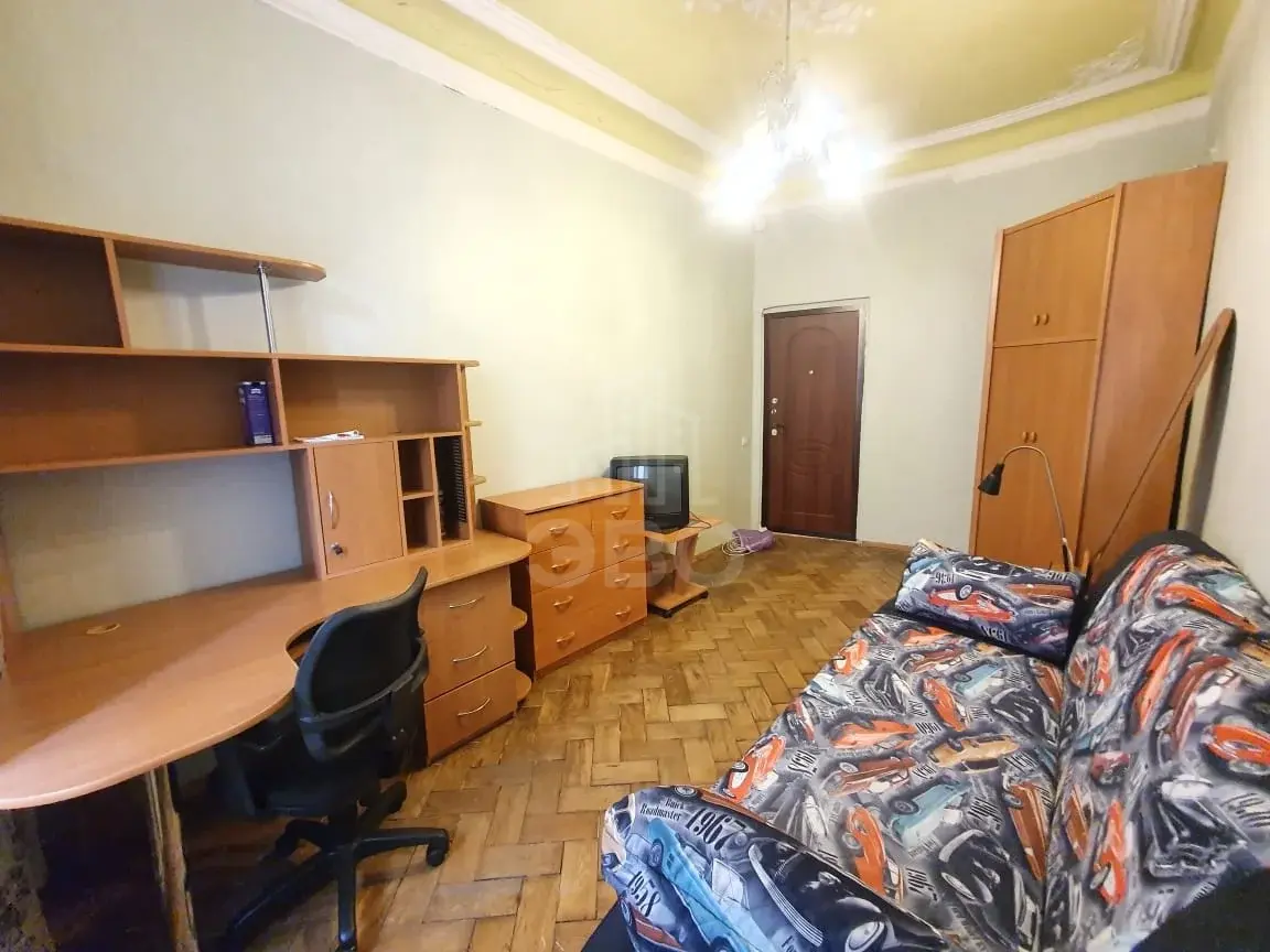 комната в Санкт-Петербурге по адресу: Лахтинская ул., 20