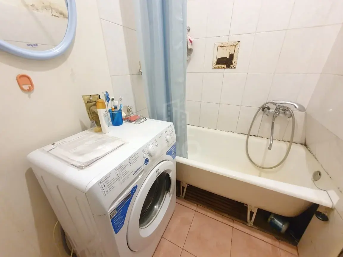 комната в Санкт-Петербурге по адресу: Лахтинская ул., 20