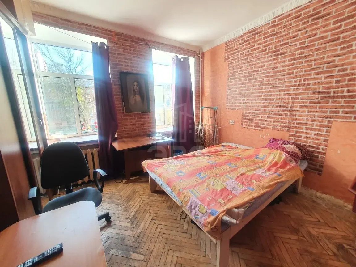 комната в Санкт-Петербурге по адресу: Плуталова ул., 10