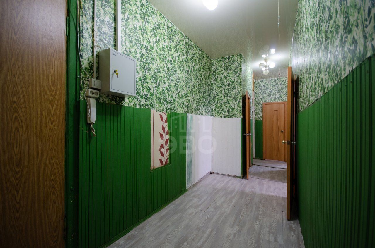 трехкомнатная квартира в Санкт-Петербурге по адресу: Заозерная ул., 6