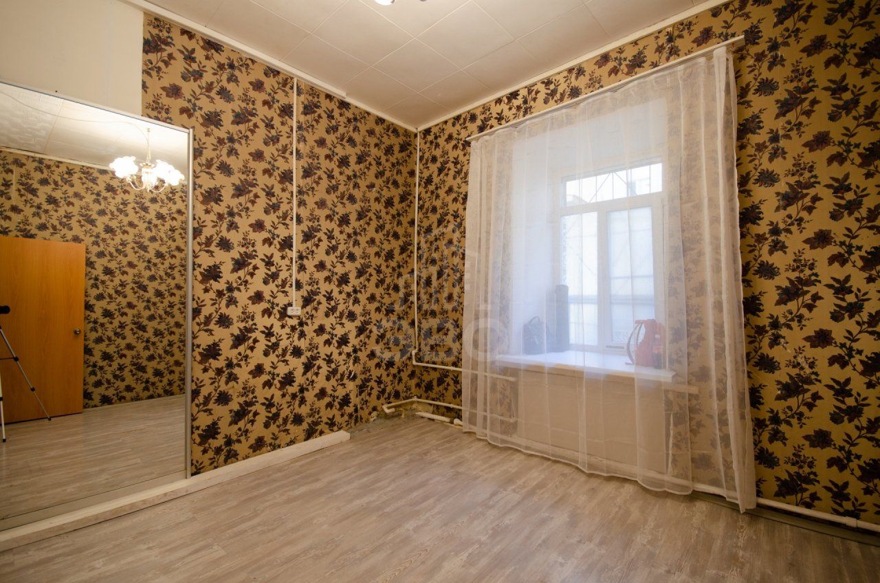 трехкомнатная квартира в Санкт-Петербурге по адресу: Заозерная ул., 6