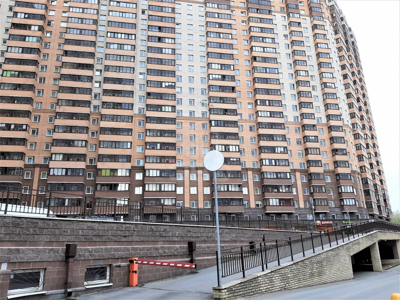 однокомнатная квартира в Санкт-Петербурге по адресу: Учительская ул., 18, к 1