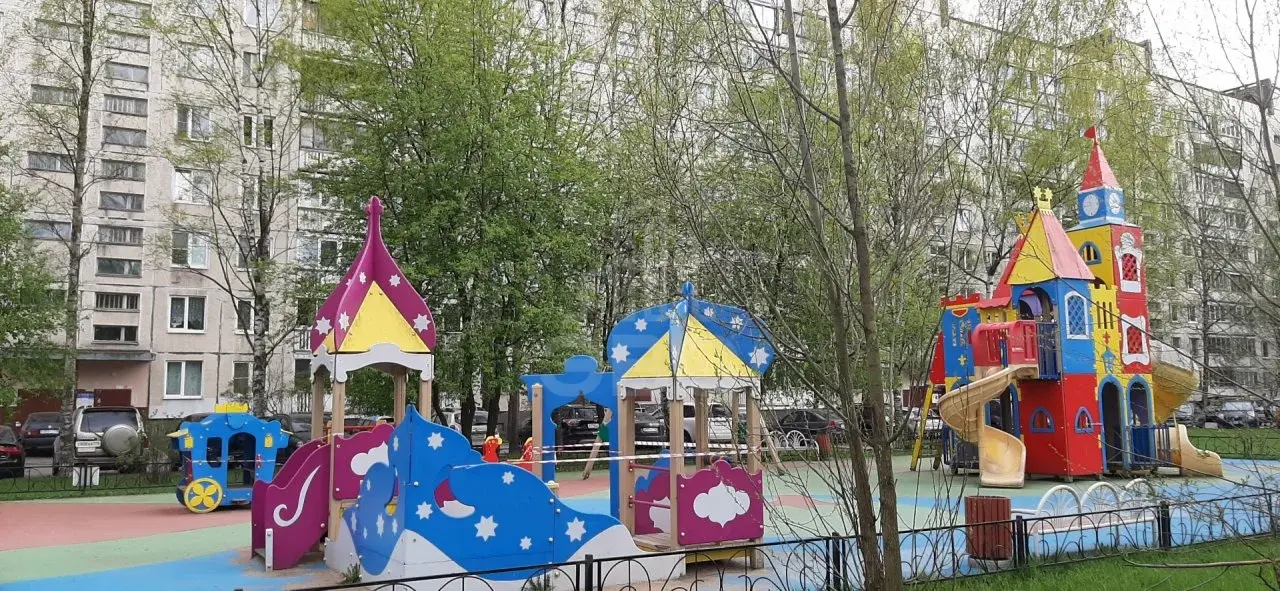 трехкомнатная квартира в Санкт-Петербурге по адресу: Луначарского проспект, 88