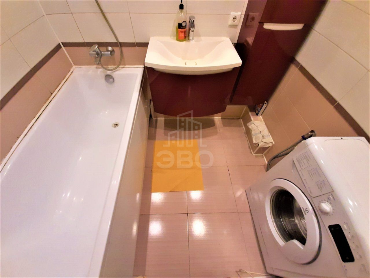 двухкомнатная квартира в Санкт-Петербурге по адресу: Комендантский проспект, 16, к 1