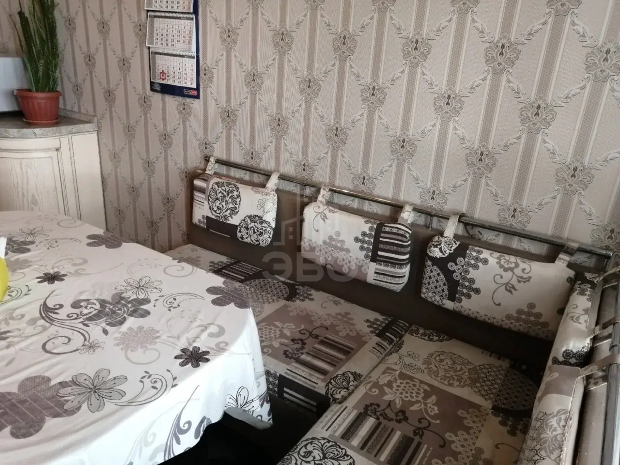 трехкомнатная квартира в Санкт-Петербурге по адресу: Кузнецова проспект, 14, к 2
