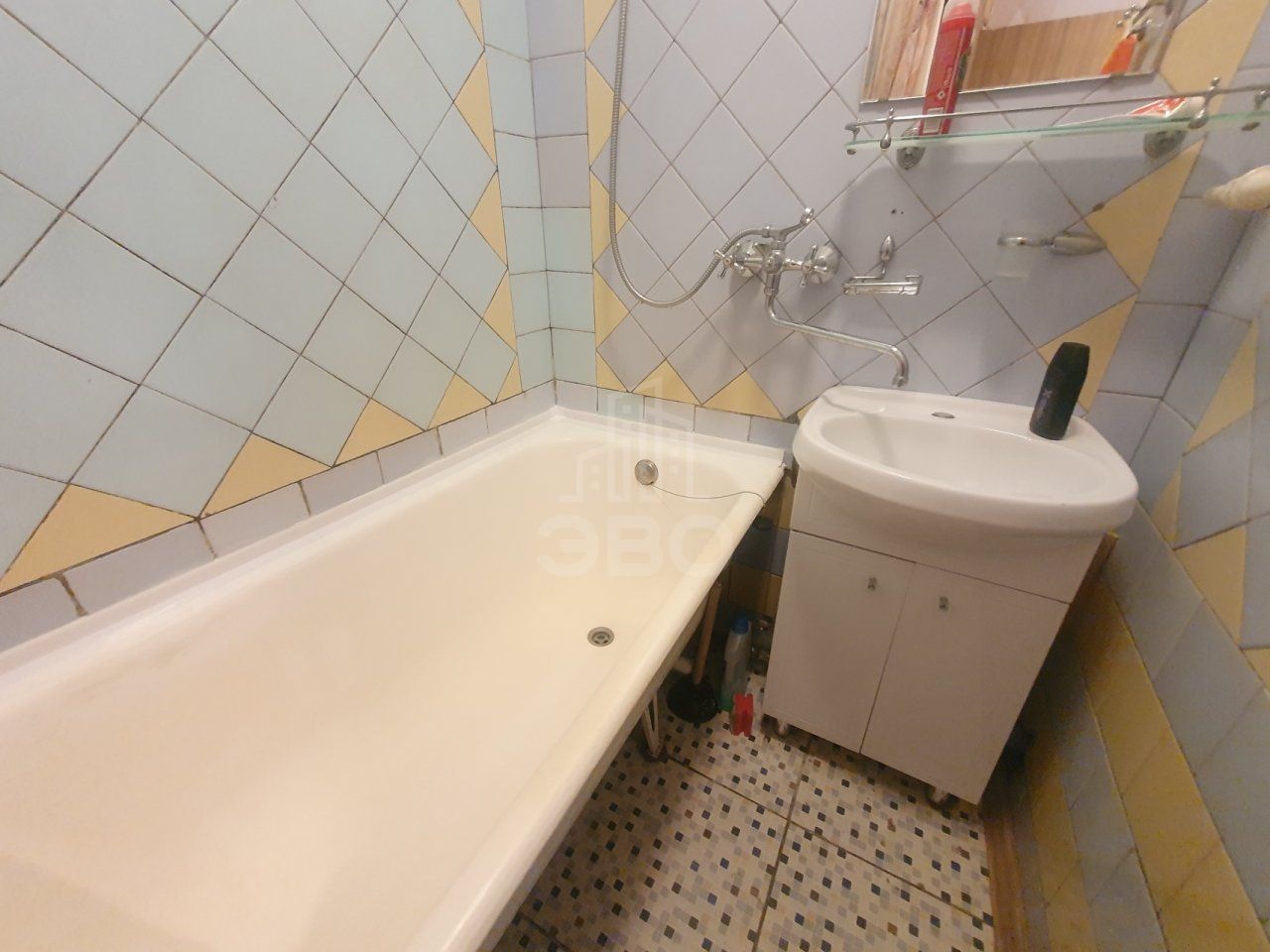 двухкомнатная квартира в Санкт-Петербурге по адресу: Димитрова ул., 6, к 2