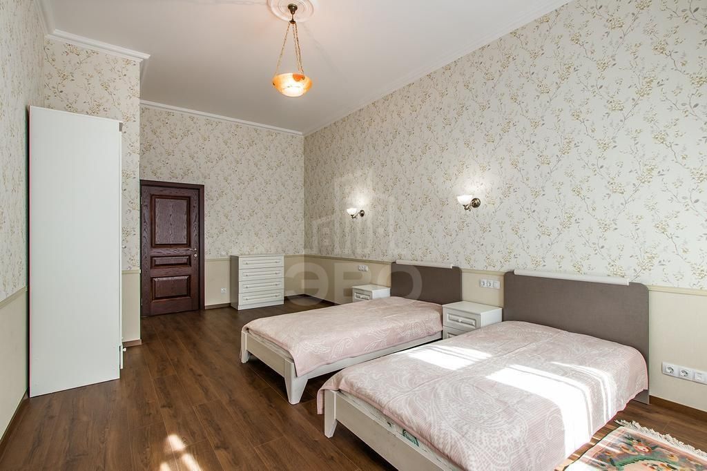 четырехкомнатная квартира в Санкт-Петербурге по адресу: Греческий проспект, 12