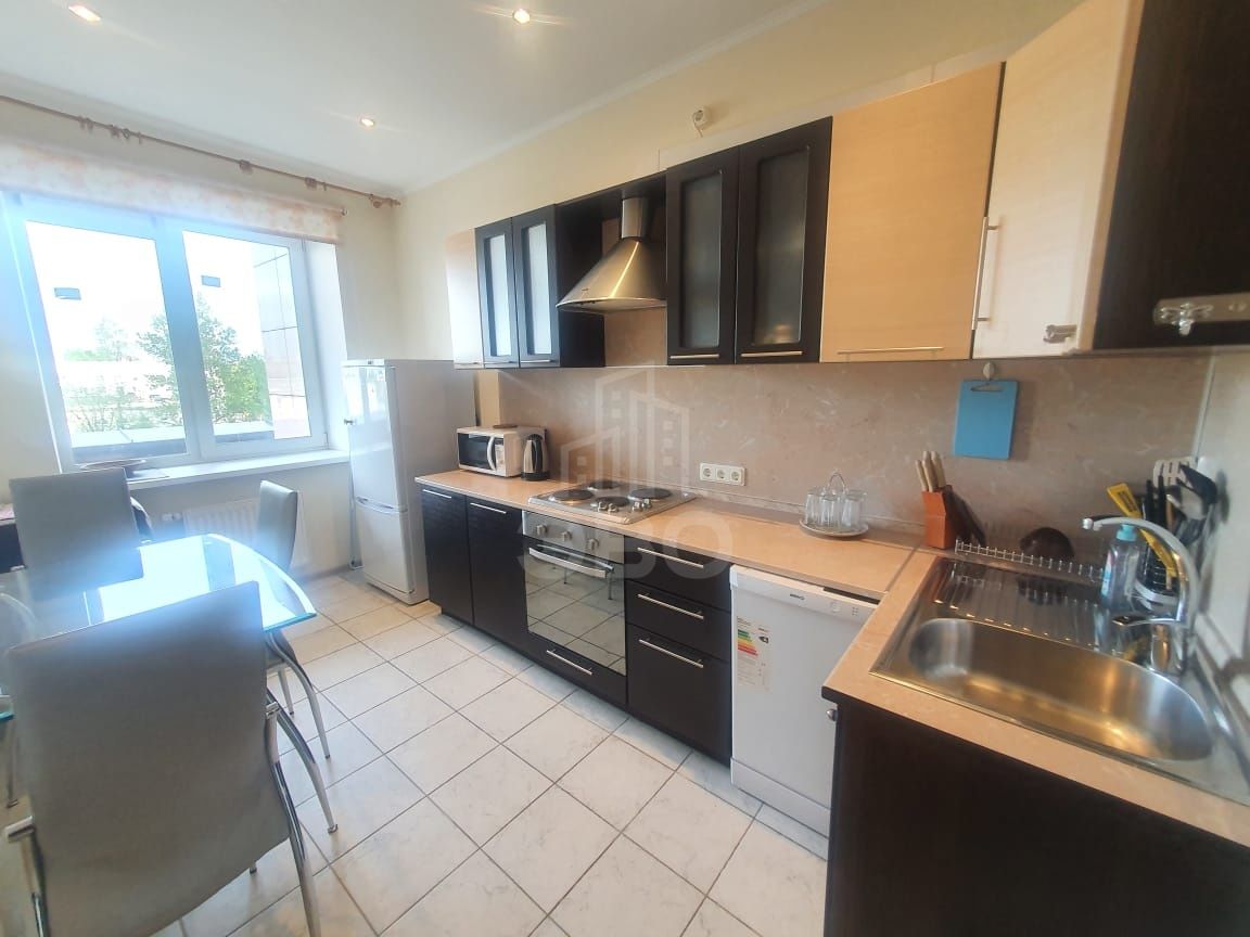 однокомнатная квартира в Санкт-Петербурге по адресу: Есенина ул., 1, к 1