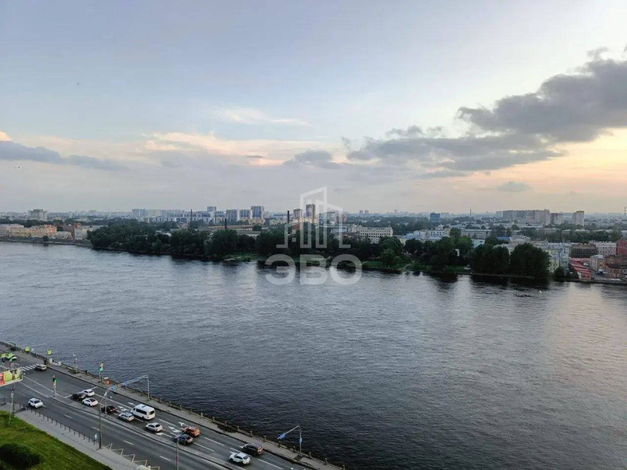 однокомнатная квартира в Санкт-Петербурге по адресу: Октябрьская наб., 44