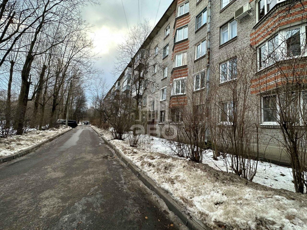 двухкомнатная квартира в Санкт-Петербурге по адресу: Школьная ул., 57