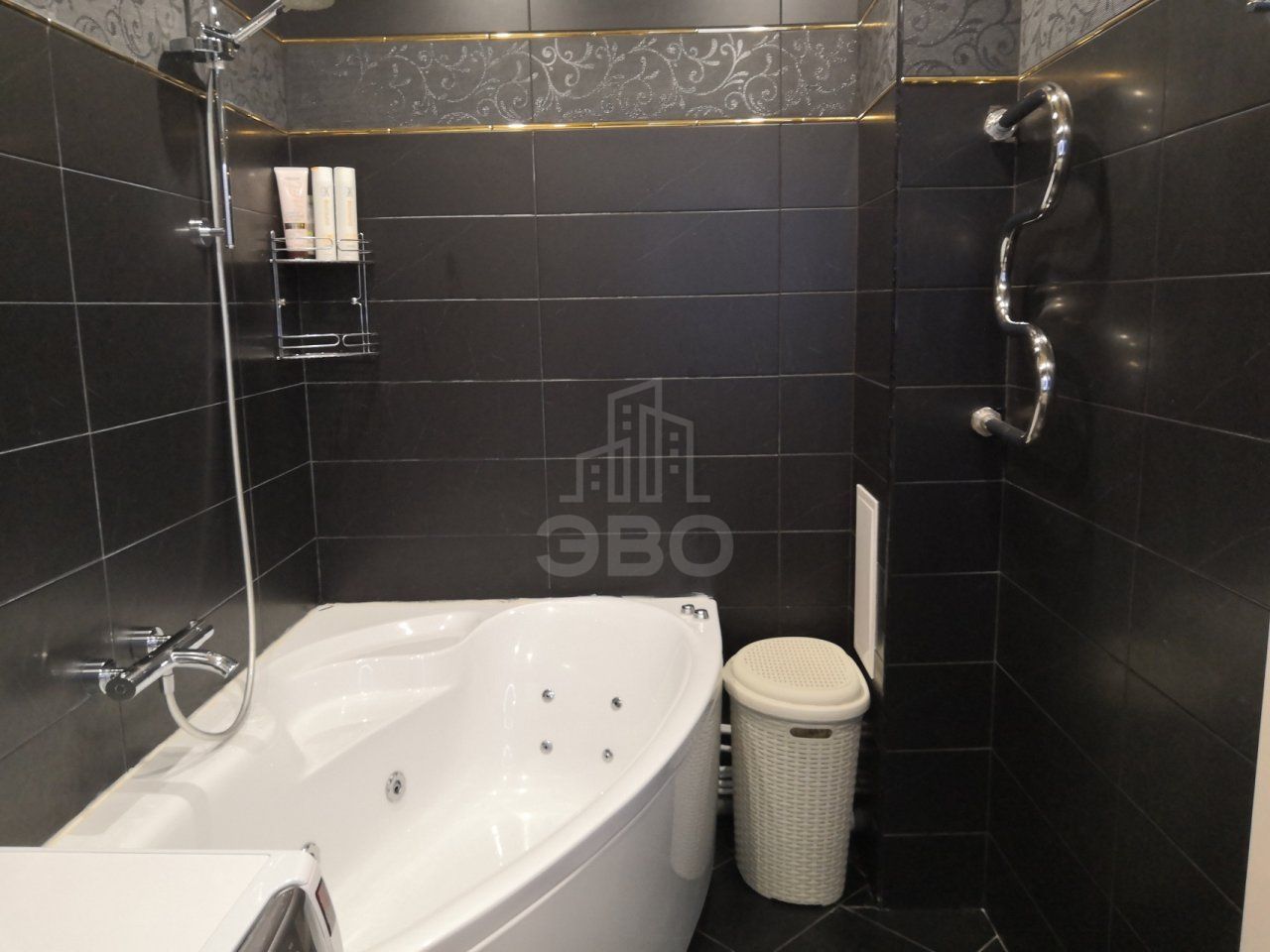 двухкомнатная квартира в Санкт-Петербурге по адресу: Михаила Дудина ул., 25, к 1