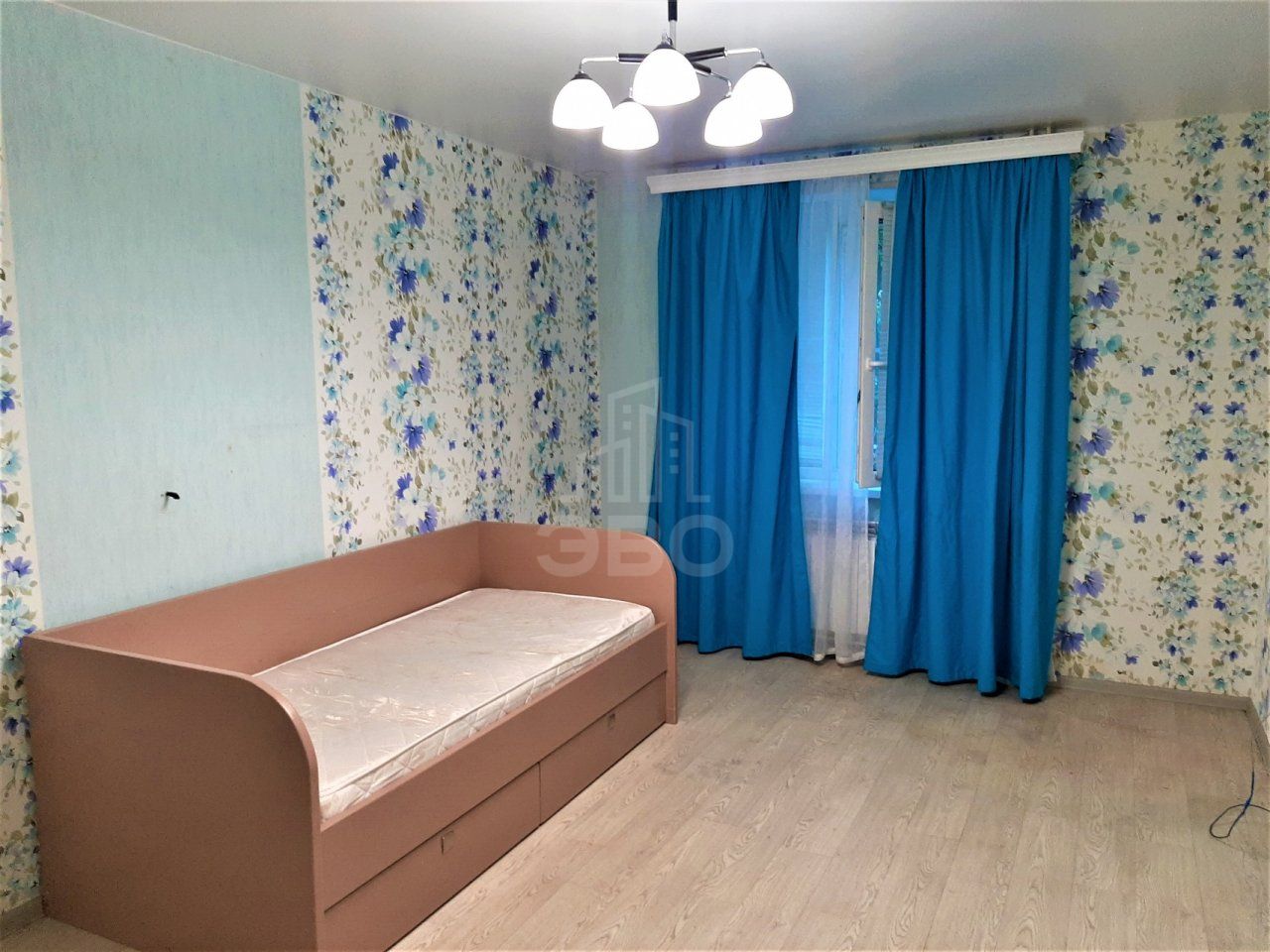 трехкомнатная квартира в Санкт-Петербурге по адресу: Кораблестроителей ул., 19, к 1