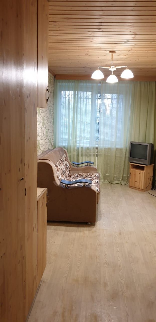 трехкомнатная квартира в Санкт-Петербурге по адресу: Кораблестроителей ул., 19, к 1