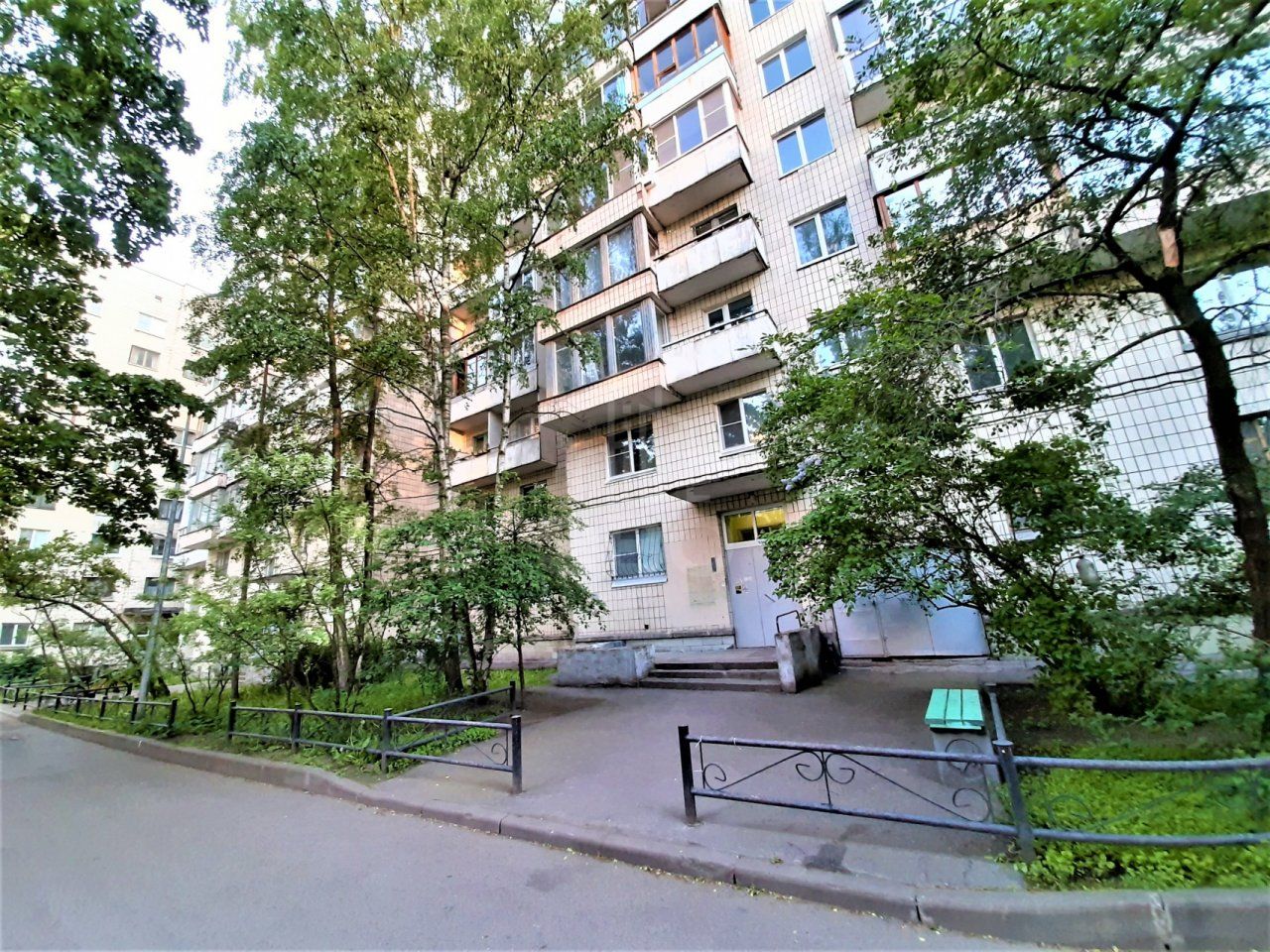 трехкомнатная квартира в Санкт-Петербурге по адресу: Кораблестроителей ул., 19, к 1