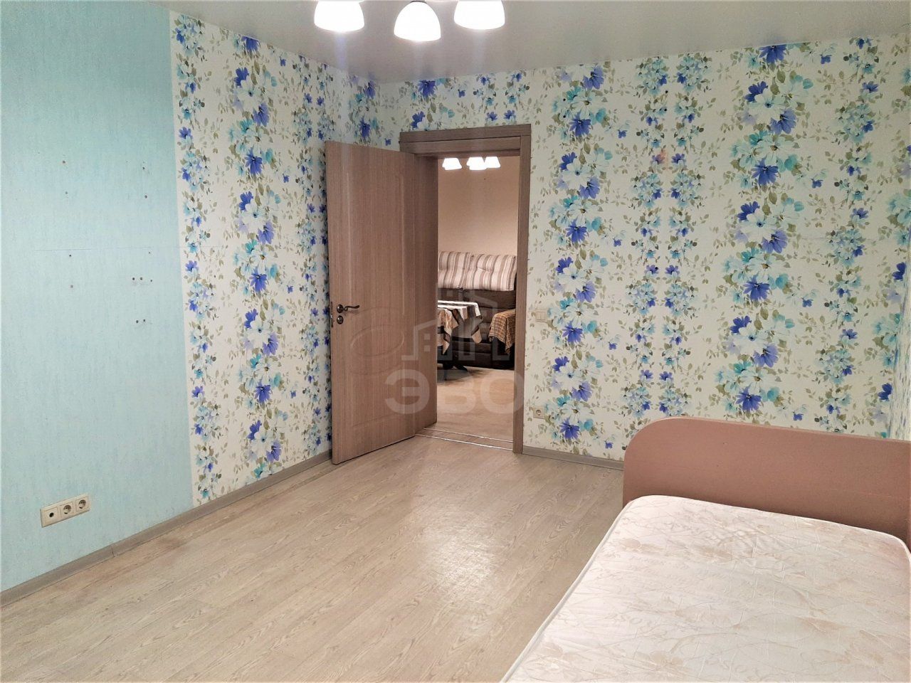 трехкомнатная квартира в Санкт-Петербурге по адресу: Кораблестроителей ул., 19, к 1