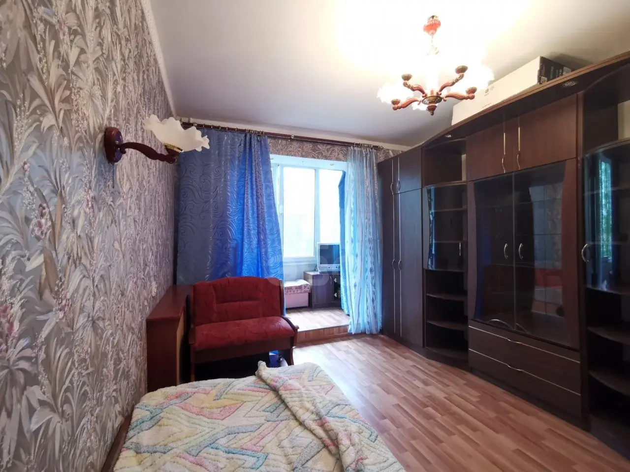 трехкомнатная квартира в Санкт-Петербурге по адресу: Будапештская ул., 101, к 1