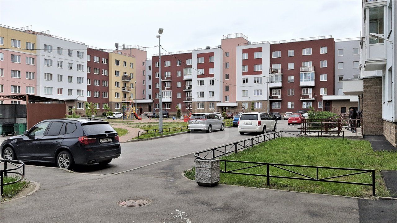 однокомнатная квартира в Санкт-Петербурге по адресу: Юнтоловский проспект, 49, к 4