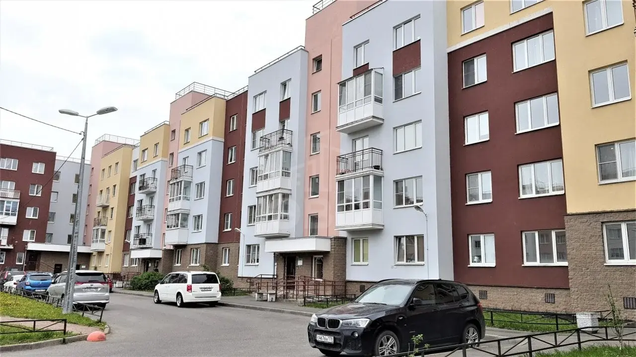 однокомнатная квартира в Санкт-Петербурге по адресу: Юнтоловский проспект, 49, к 4