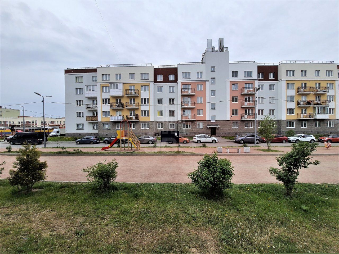 однокомнатная квартира в Санкт-Петербурге по адресу: Юнтоловский проспект, 49, к 4