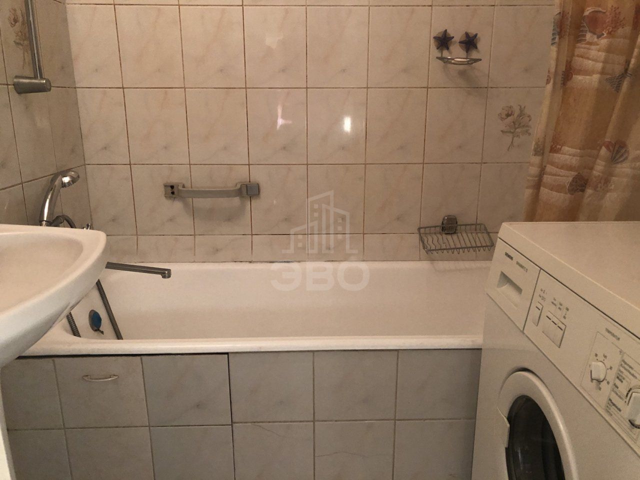 трехкомнатная квартира в Санкт-Петербурге по адресу: Демьяна Бедного ул., 12, к 1