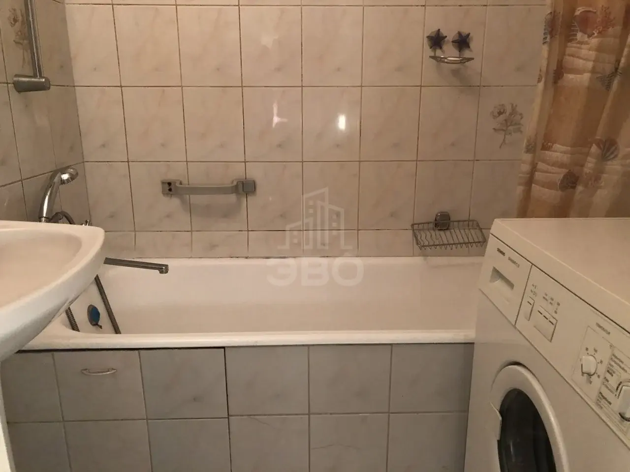 трехкомнатная квартира в Санкт-Петербурге по адресу: Демьяна Бедного ул., 12, к 1