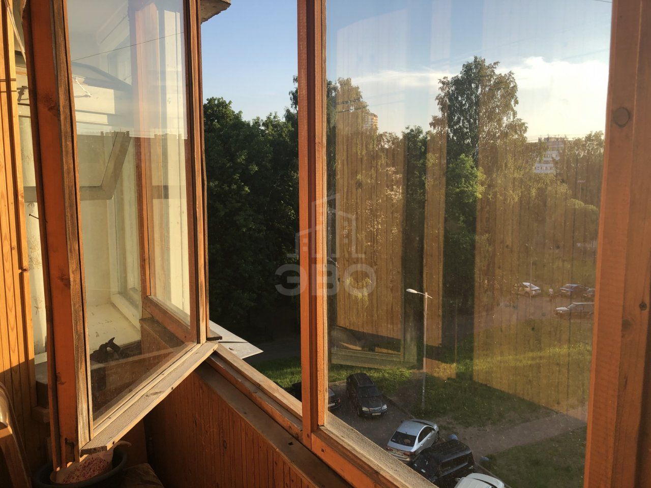 трехкомнатная квартира в Санкт-Петербурге по адресу: Демьяна Бедного ул., 12, к 1