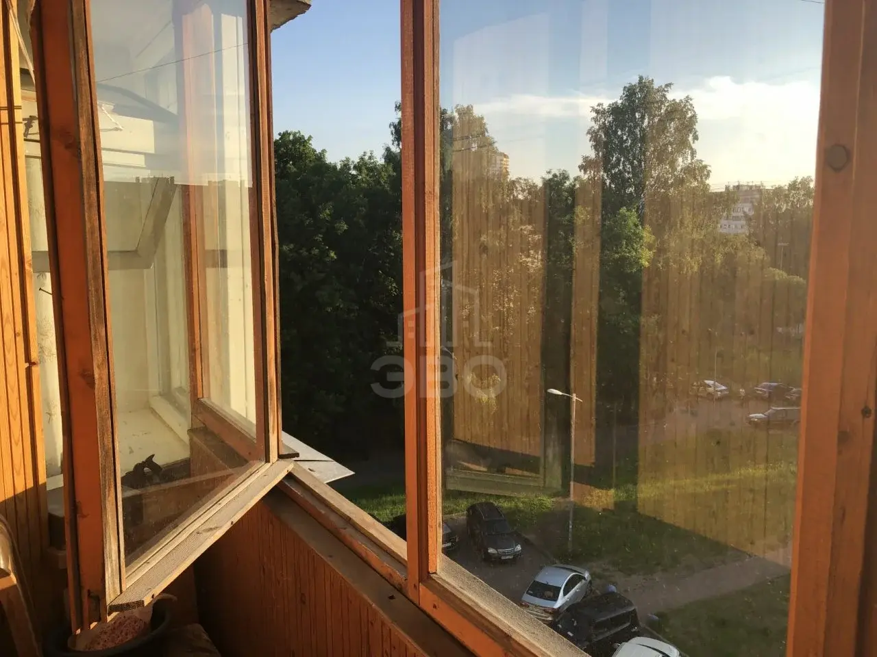 трехкомнатная квартира в Санкт-Петербурге по адресу: Демьяна Бедного ул., 12, к 1