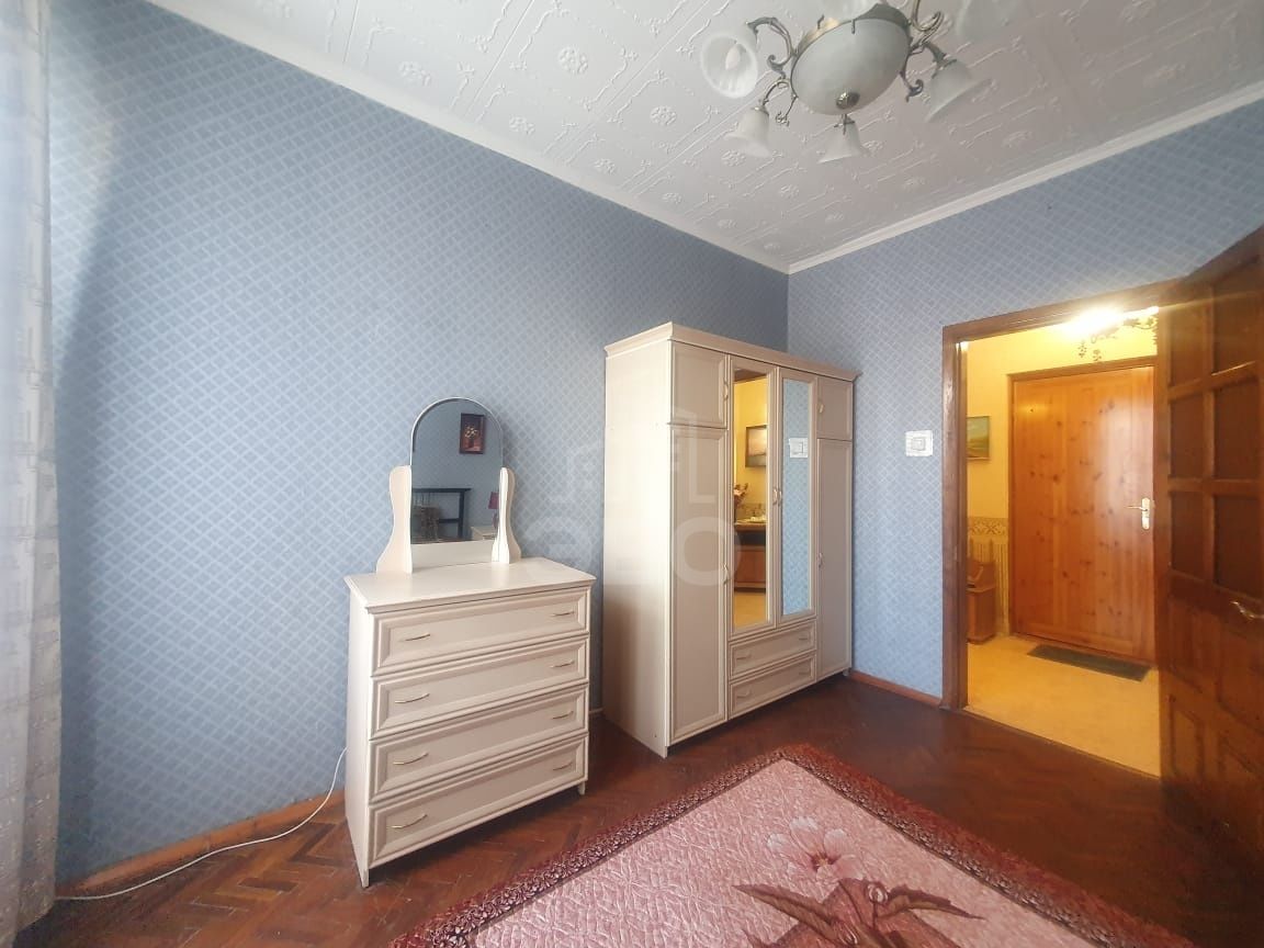 трехкомнатная квартира в Санкт-Петербурге по адресу: Маяковского ул., 1/96