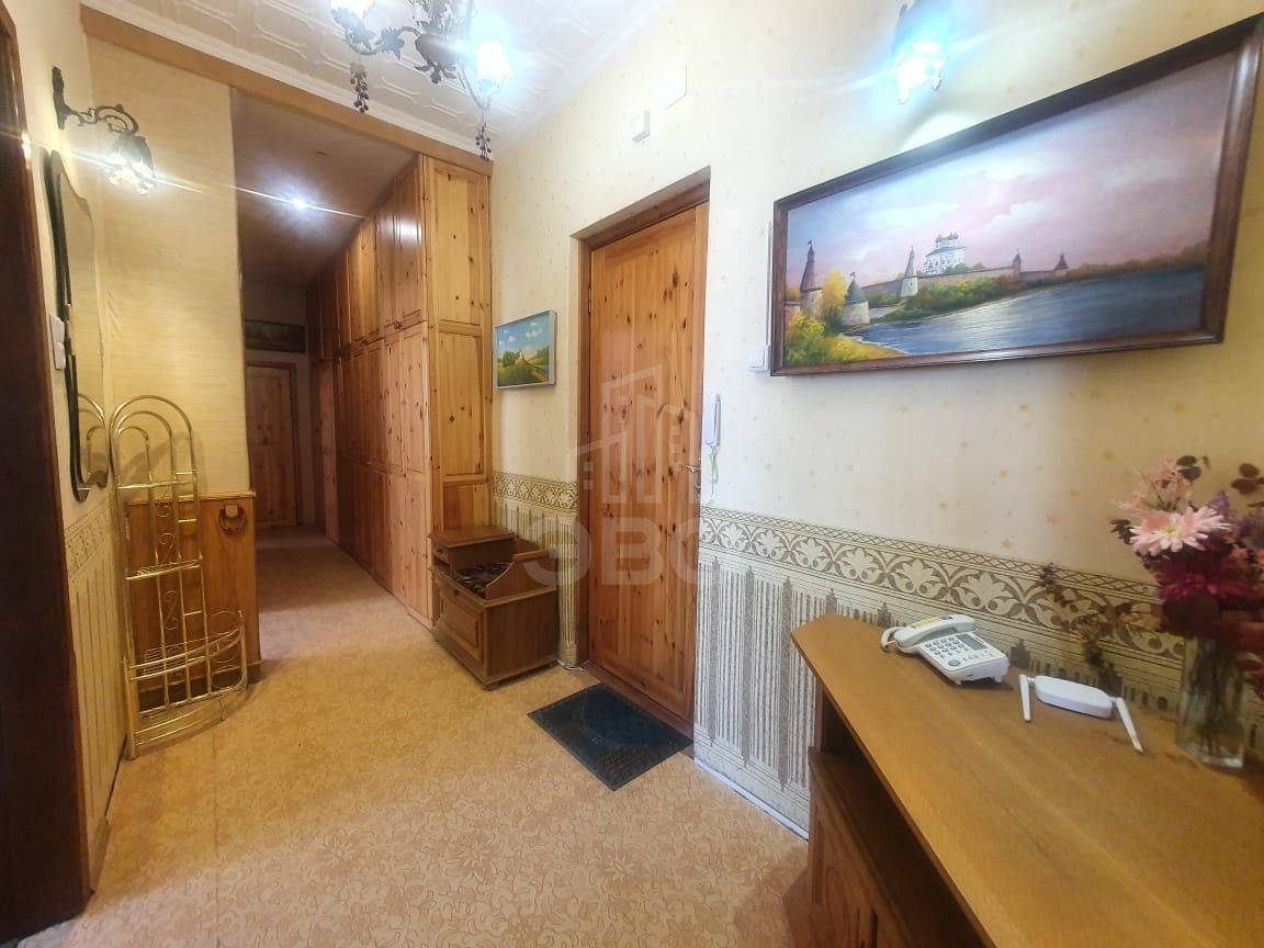 трехкомнатная квартира в Санкт-Петербурге по адресу: Маяковского ул., 1/96