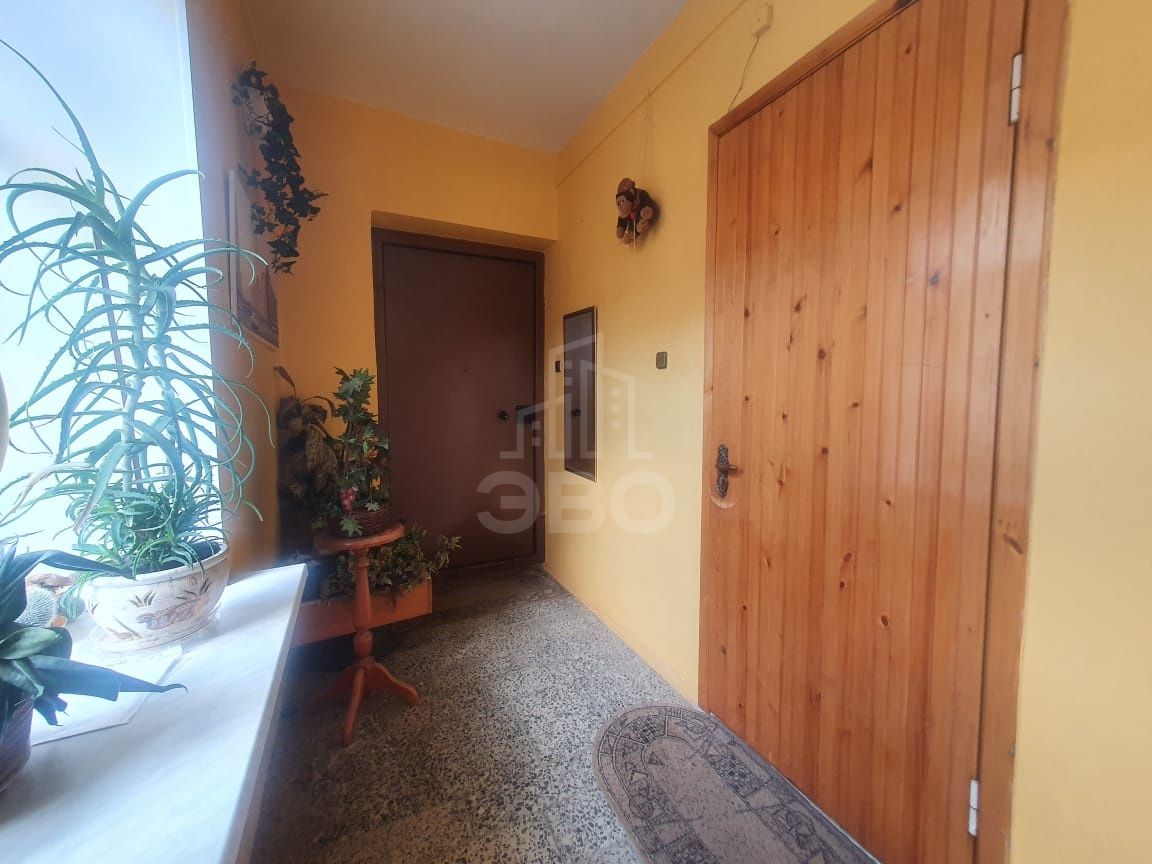 трехкомнатная квартира в Санкт-Петербурге по адресу: Маяковского ул., 1/96