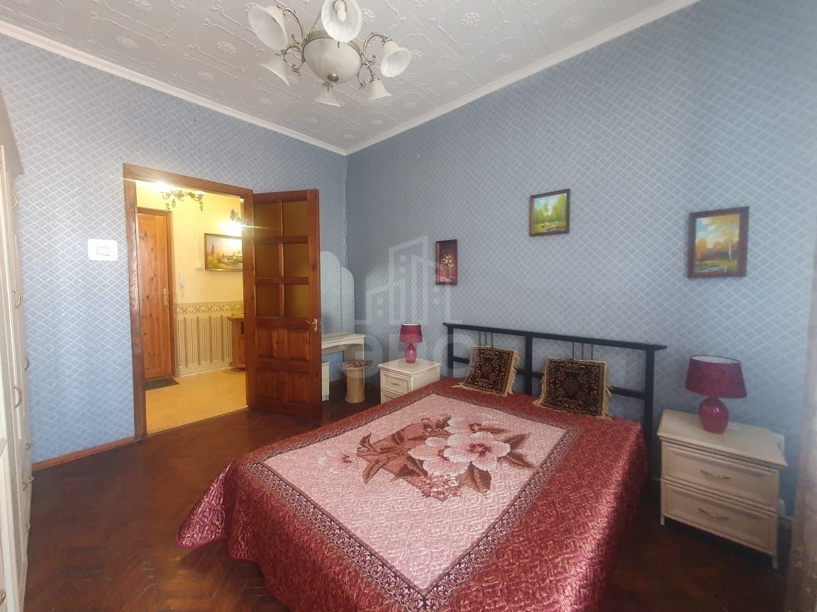 трехкомнатная квартира в Санкт-Петербурге по адресу: Маяковского ул., 1/96