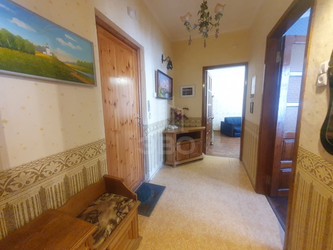 трехкомнатная квартира в Санкт-Петербурге по адресу: Маяковского ул., 1/96