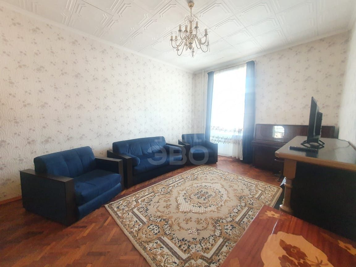 трехкомнатная квартира в Санкт-Петербурге по адресу: Маяковского ул., 1/96