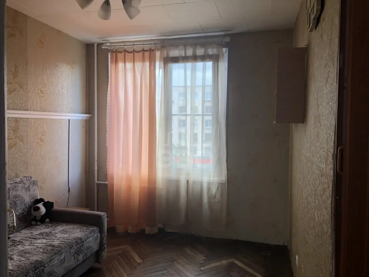 четырехкомнатная квартира в Санкт-Петербурге по адресу: Краснопутиловская ул., 38