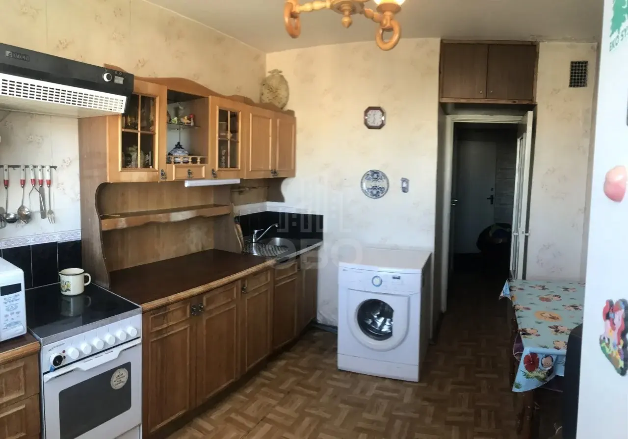 трехкомнатная квартира в Санкт-Петербурге по адресу: Рихарда Зорге ул., 10