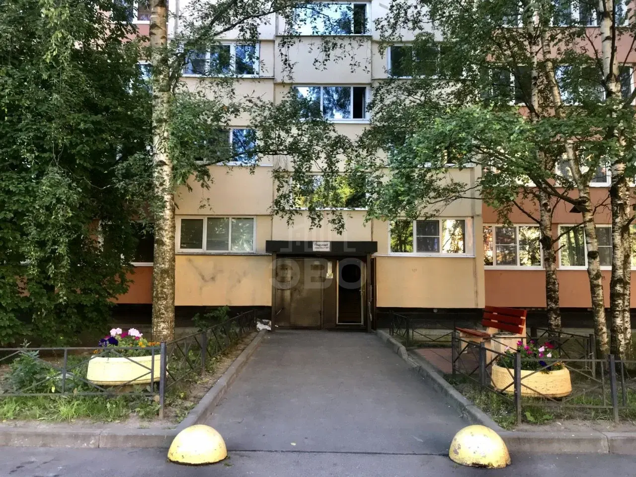 трехкомнатная квартира в Санкт-Петербурге по адресу: Рихарда Зорге ул., 10
