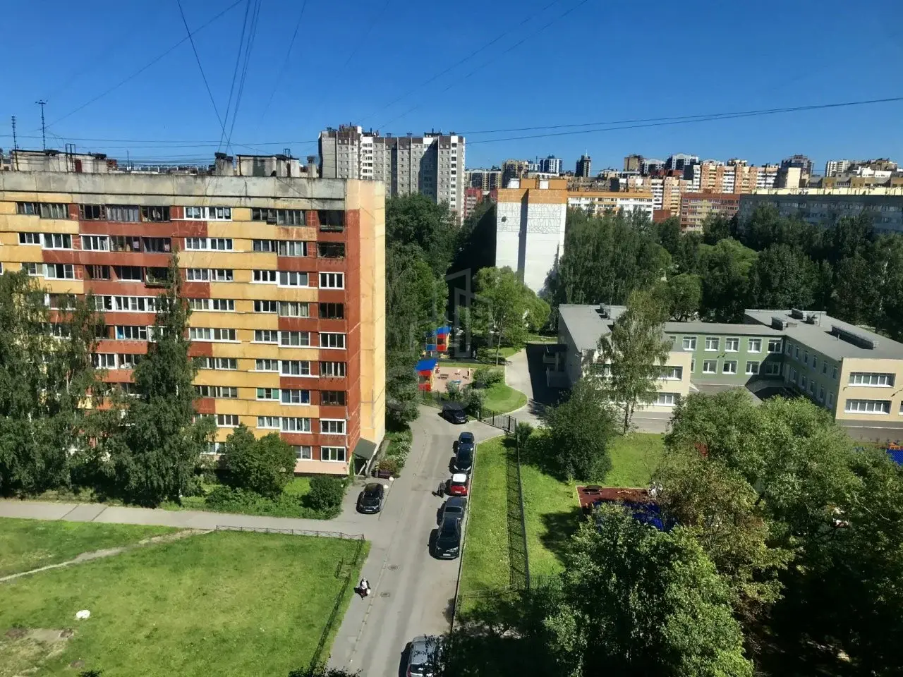 трехкомнатная квартира в Санкт-Петербурге по адресу: Рихарда Зорге ул., 10