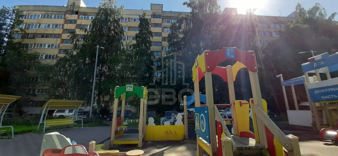 трехкомнатная квартира в Санкт-Петербурге по адресу: Луначарского проспект, 80, к 5