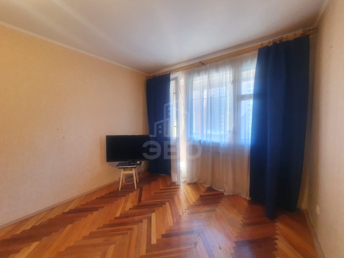 однокомнатная квартира в Санкт-Петербурге по адресу: Яхтенная ул., 8, к 1