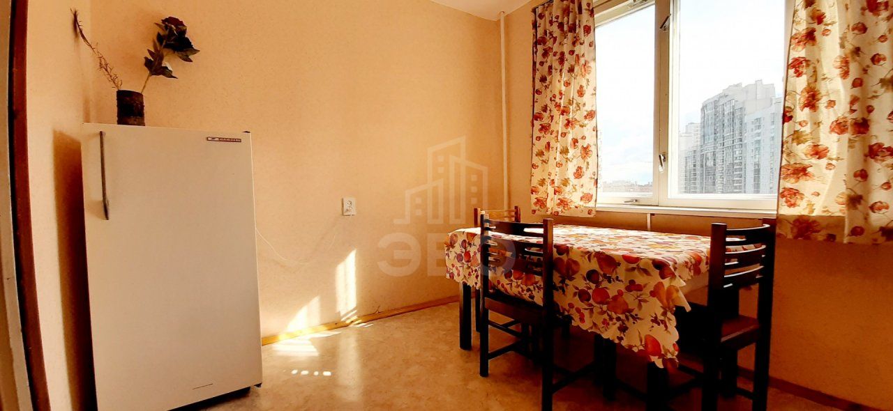 однокомнатная квартира в Санкт-Петербурге по адресу: Композиторов ул., 17, к 1