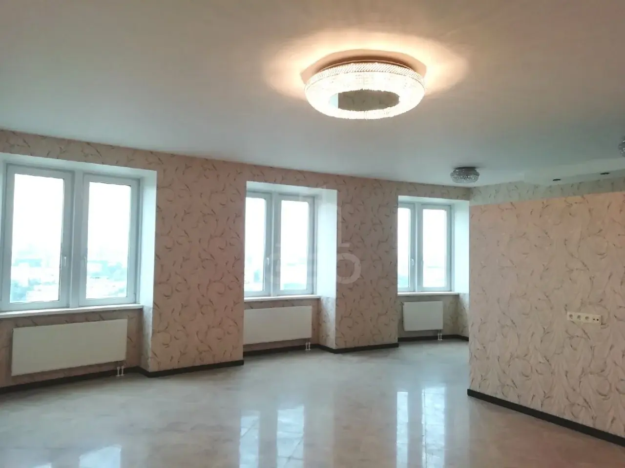 трехкомнатная квартира в Санкт-Петербурге по адресу: Бухарестская ул., 110, к 1