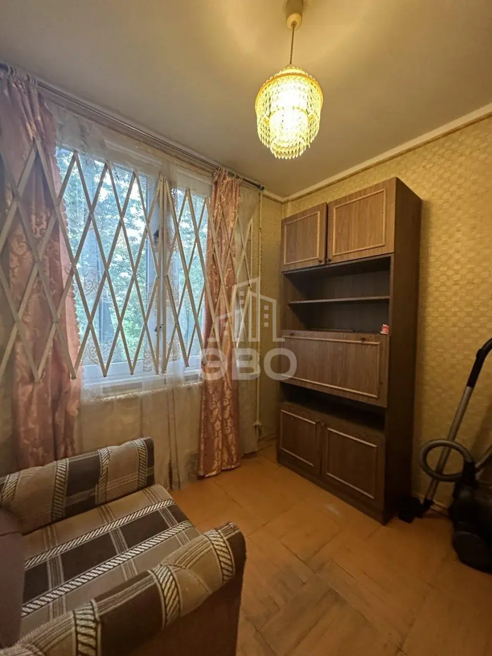 трехкомнатная квартира в Санкт-Петербурге по адресу: Костюшко ул., 7