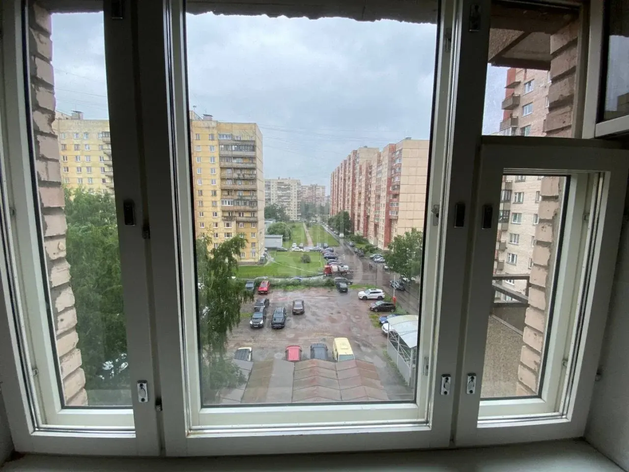 трехкомнатная квартира в Санкт-Петербурге по адресу: Маршала Жукова проспект, 35, к 3
