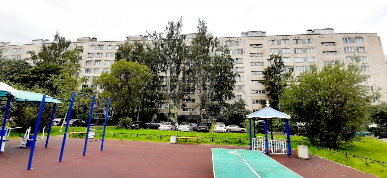 однокомнатная квартира в Санкт-Петербурге по адресу: Дыбенко ул., 38